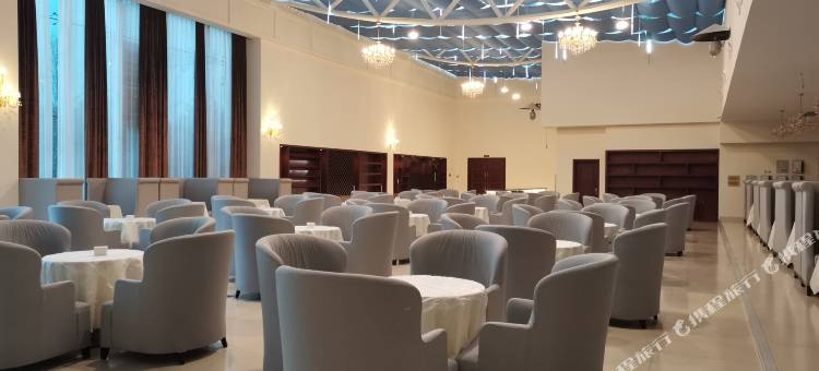 维也纳国际酒店(峨眉山水晶广场店)图片