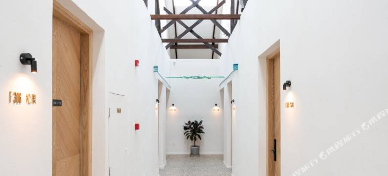 一夕设计师酒店(西安古城墙建筑科技大学李家村地铁站店)图片