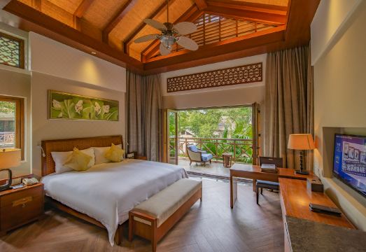 Wuzhishan Yatai Rainforest HotelHotel Overview