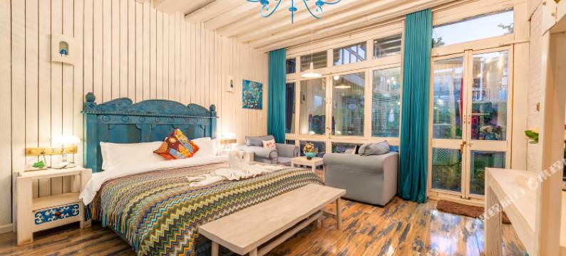 丽江春天里·站台艺术美宿图片