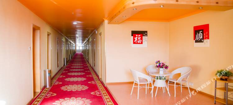 派酒店(格尔木河西转盘店)图片