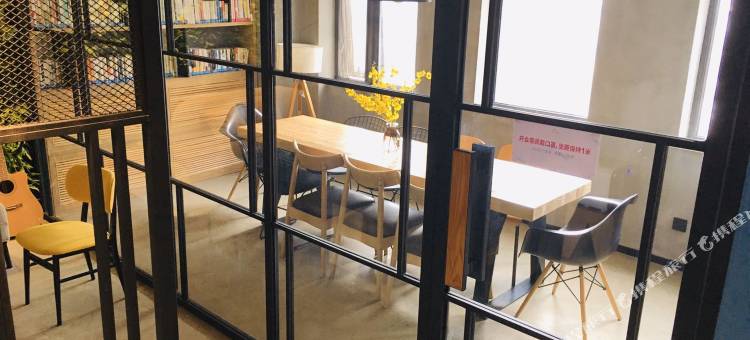 西安大学城亚朵轻居酒店图片