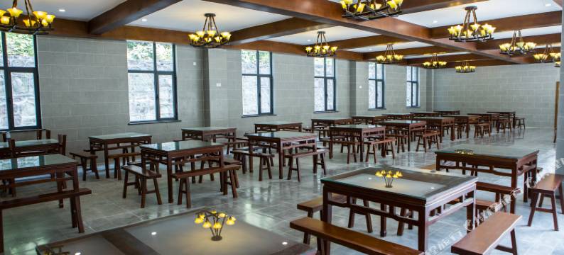 辉县宝泉桃花山庄图片