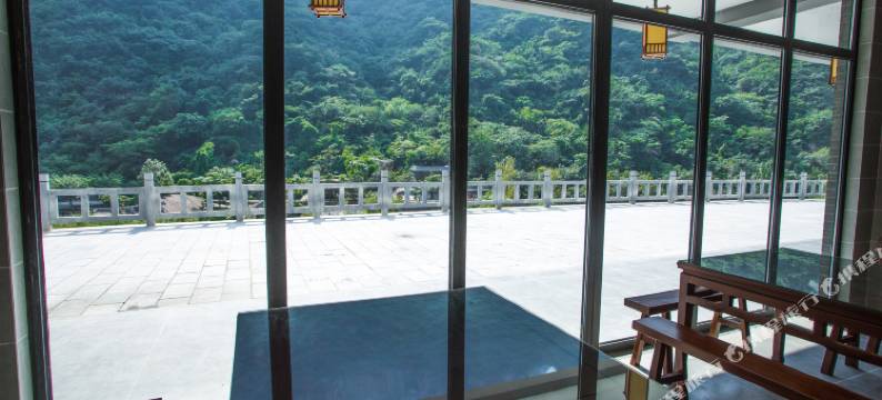 辉县宝泉桃花山庄图片