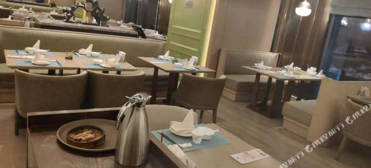 杰夫杰夫高空江景酒店(重庆北滨路鎏嘉码头店)图片