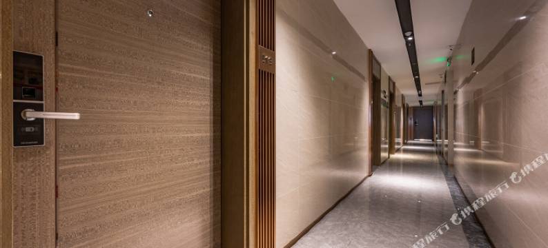 尊享国际公寓(深圳华强北燕南地铁站店)图片