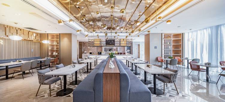 郑州高铁东站亚朵酒店图片