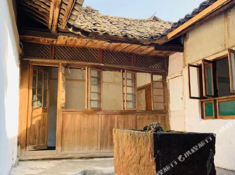 乐山野色四合民宿    分(7条点评) 121起距离620米立即预订