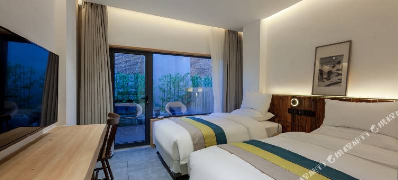 美程·宋风湖畔酒店(开封清明上河园龙亭店)图片