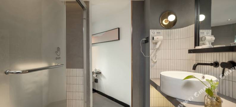 尖微民宿(上海外滩店)图片