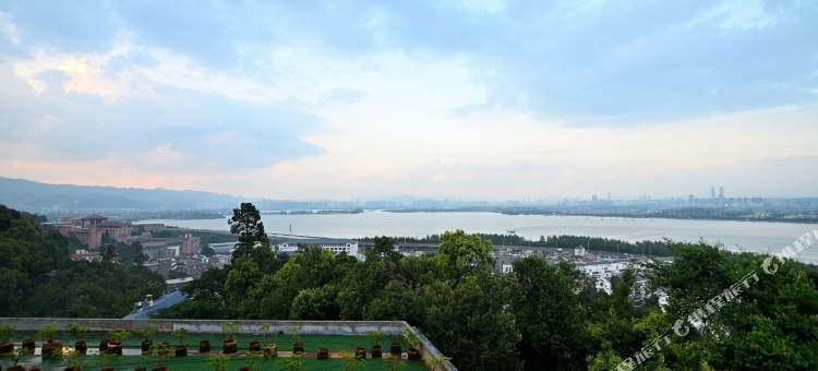 云南永咸温泉度假酒店(昆明滇池西山风景区店)图片