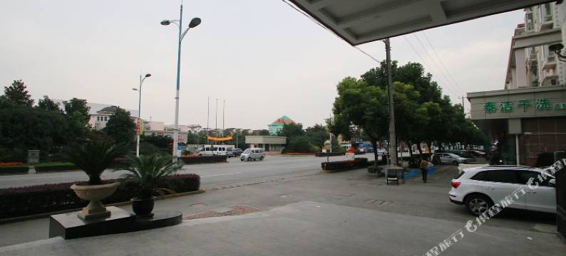 云怡酒店(上海虹桥枢纽徐泾店)图片