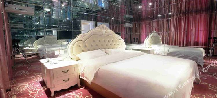 信阳爱琴海主题酒店(浉河中学店)图片