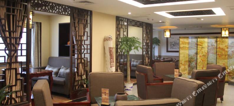 长沙紫东阁乐天大酒店(五一广场火车站地铁站店)图片