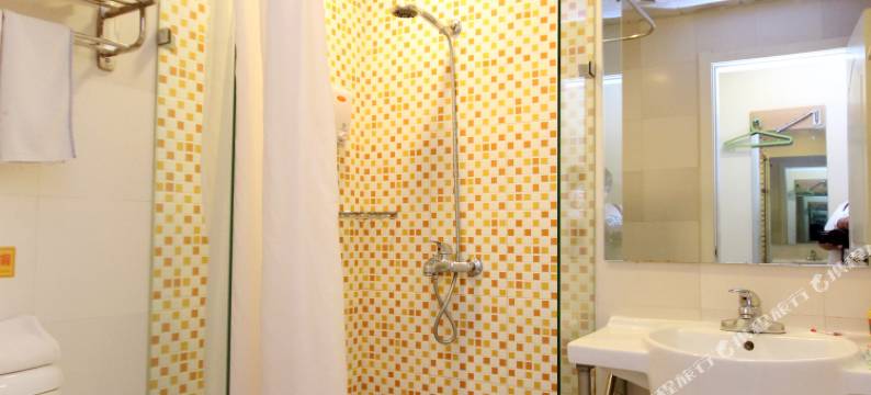 云杉精选酒店(沈阳三好街医大二院店)图片