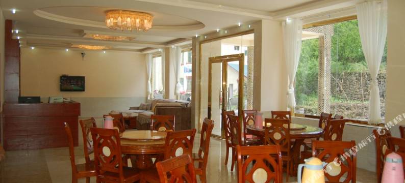 雷波马湖骏景酒店图片