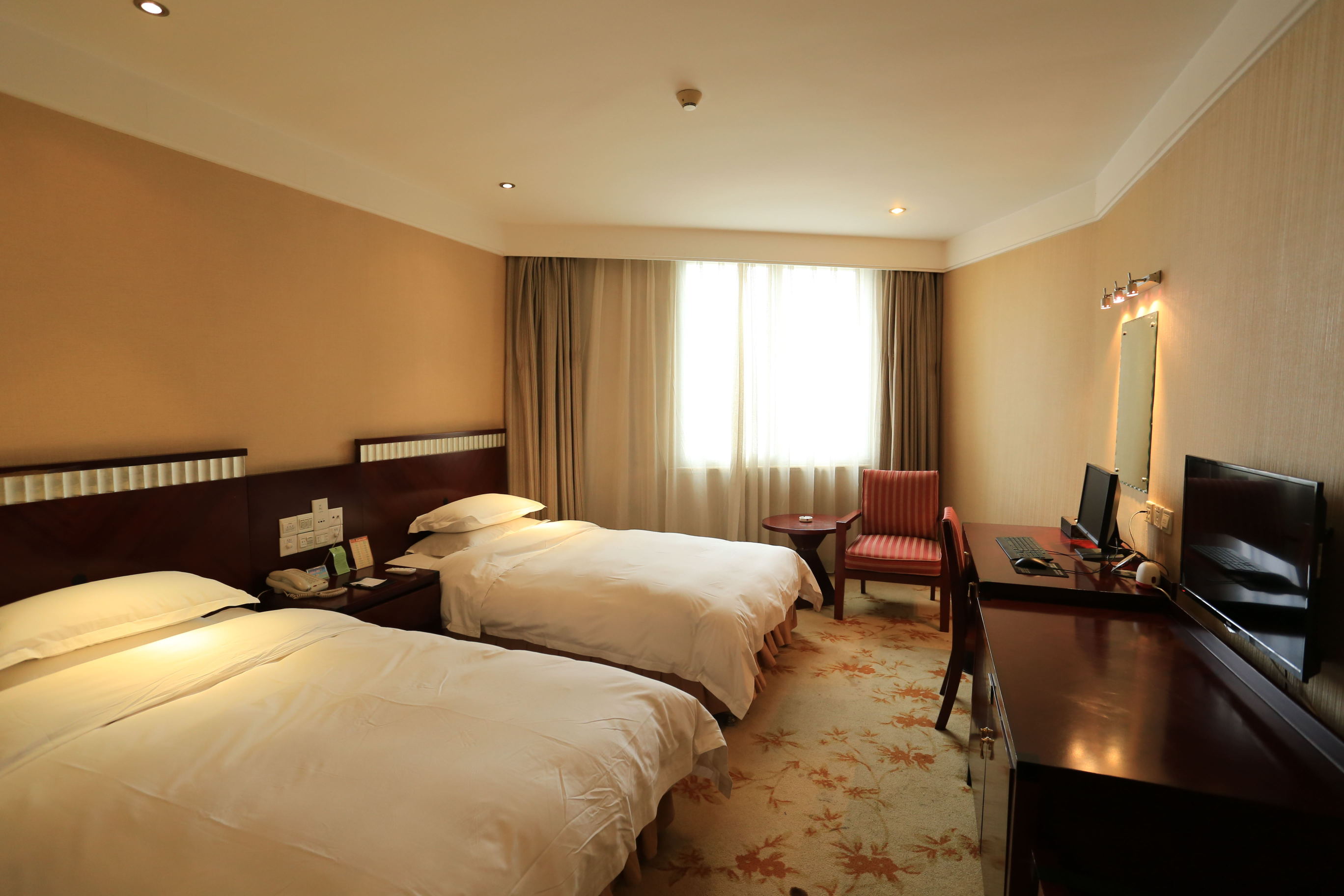 Donghu  Hotel Over view