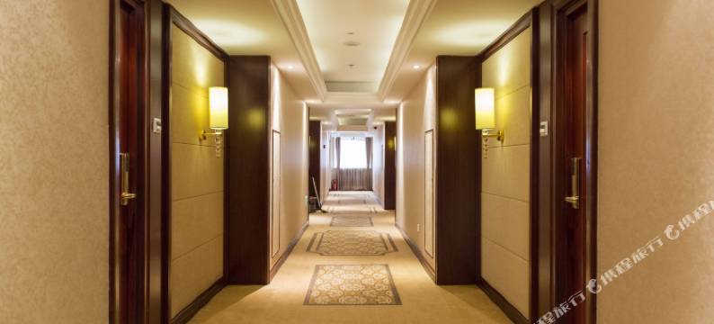 丽呈龙章M酒店(展望大厦会展中心店)图片