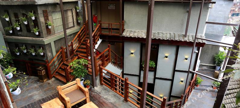 等你来.倾城轻奢民宿(凤凰古城中心店)图片