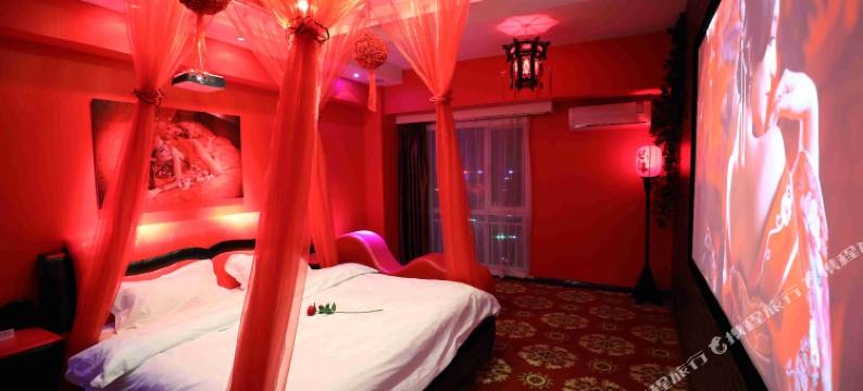 享爱520情侣酒店(太原长风街万科紫台店)图片