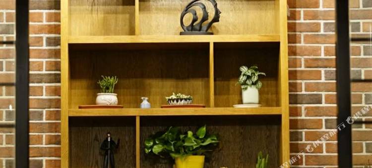 花筑·英溪河畔酒店(德清西站市中心店)图片