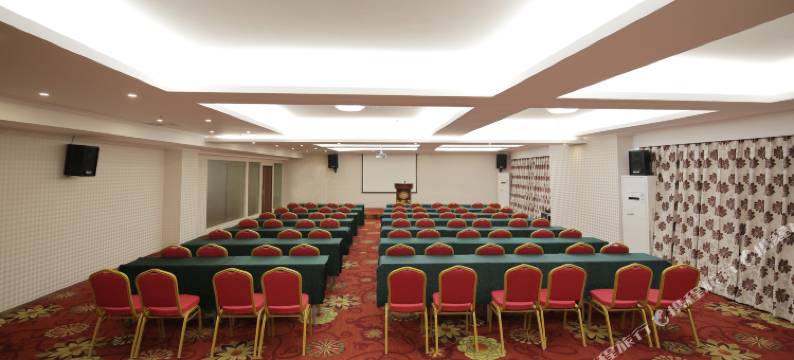 南宁万里商务大酒店(三职高火车站店)图片