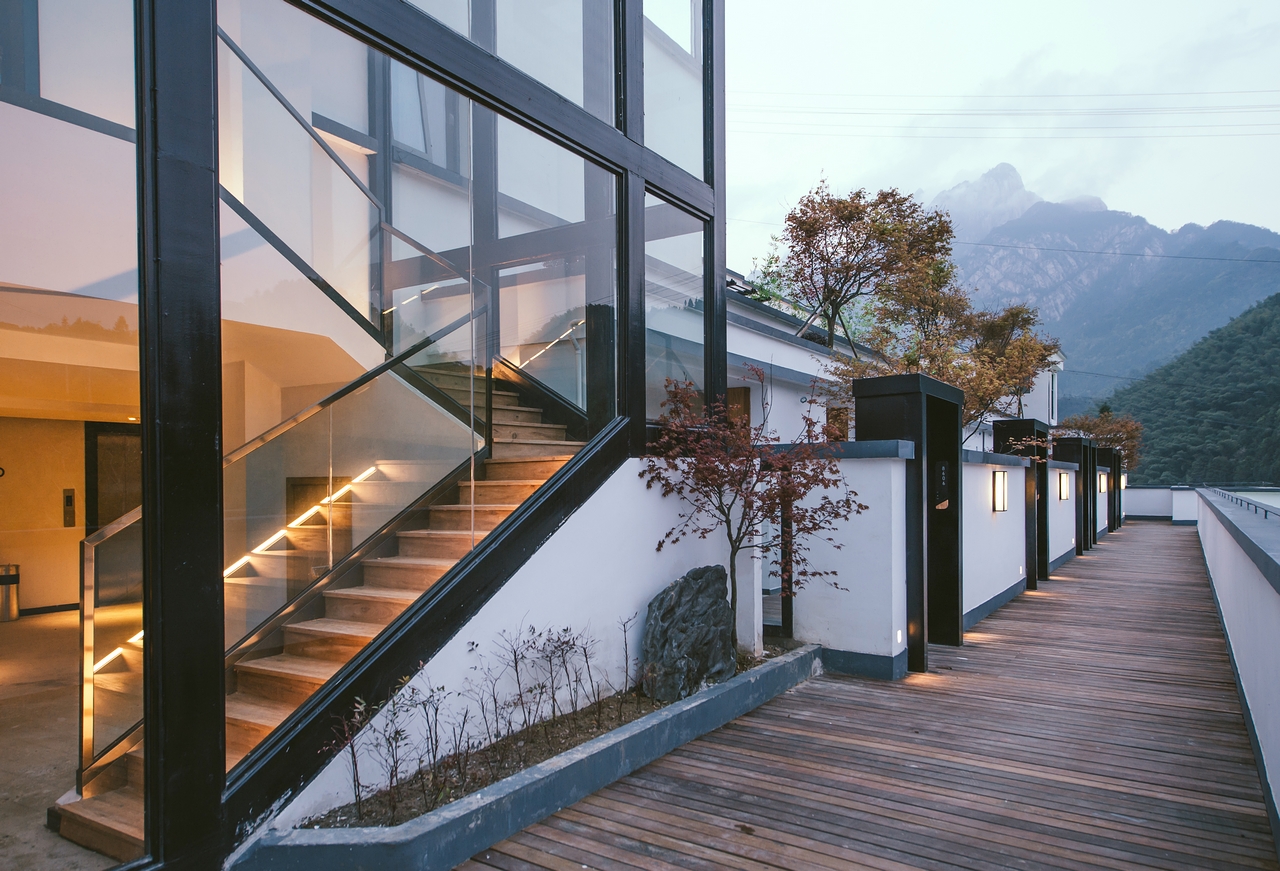 Huangshan Lotus Hot Spring Hotel Over view