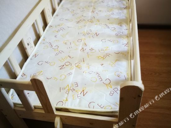 凉山胡豆开花公寓(观鸟岛湿地公园分店)