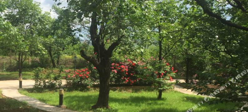 北京十三陵金红果园山庄图片