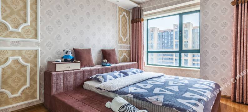 西安大唐芙蓉园/海洋馆/大雁塔观景三居室公寓(神奇动物在哪里极地馆分店)图片