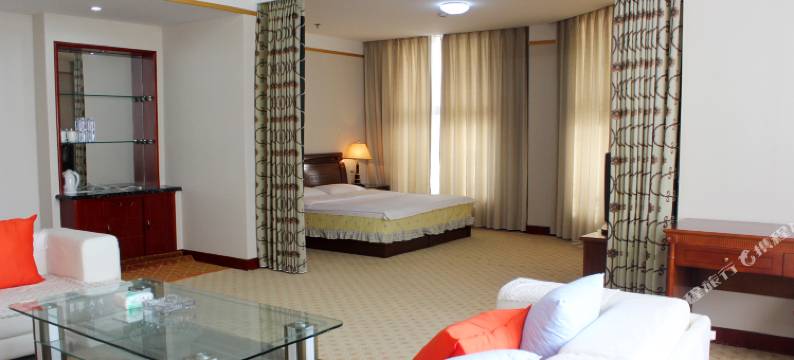 金百合假日酒店(荣成樱花湖店)图片