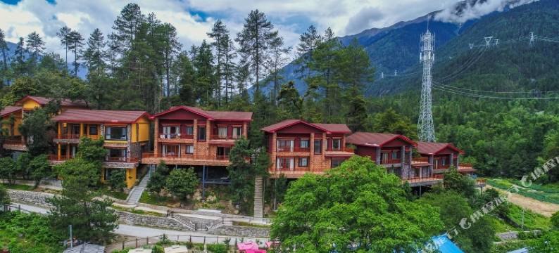 波密仁青庄园酒店图片