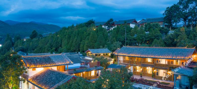 丽江古城伴山云府设计师轻奢美宿图片
