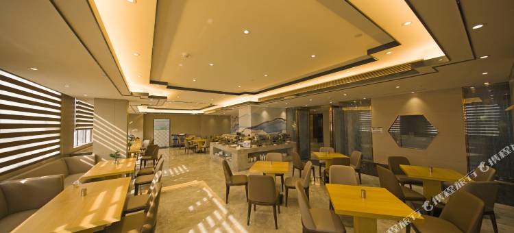 柏丽泉智酒店(鹤山广场店)图片