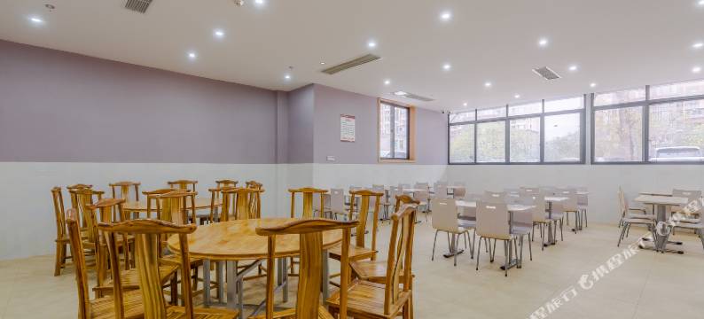 蓝郡铂瑞酒店(成都龙泉驿家乐福店)图片