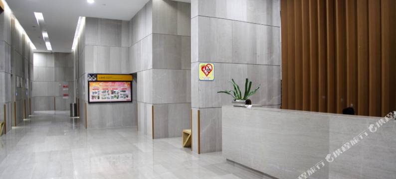 云见栖舍酒店(重庆大石坝轻轨店)图片