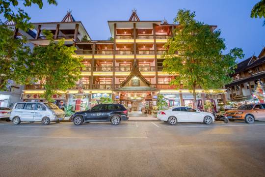 西双版纳景洪景龙傣假日酒店(告庄星光夜市店)