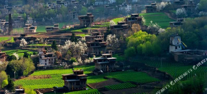丹巴宏浩酒店图片