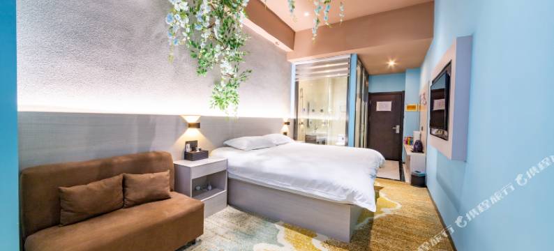 万优轻奢酒店(银川宁大怀远夜市店)图片