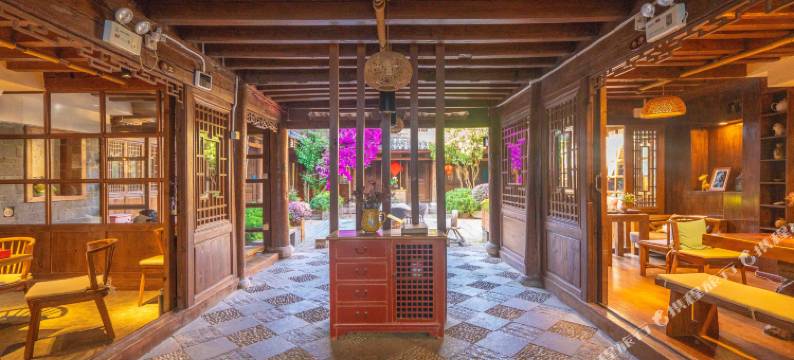 丽江叠泉花园度假庭院图片