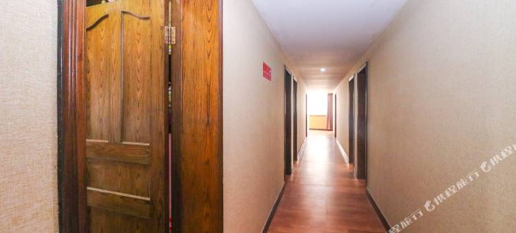 岳阳湖人山荘图片