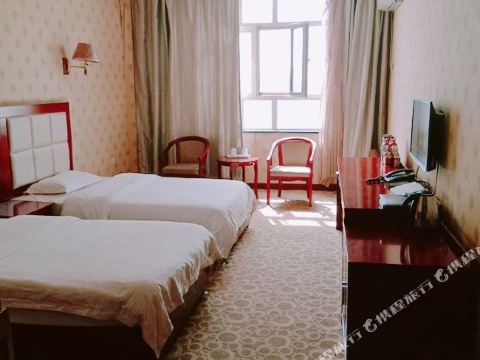 叶城县如家商务宾馆 4.0分(109条点评) 110起距离683米立即预订