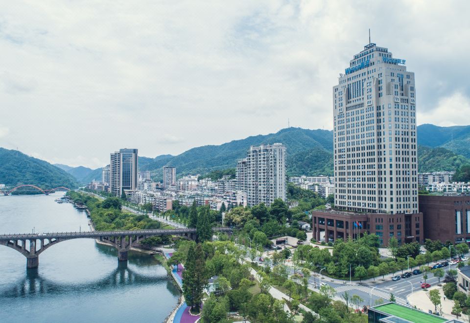 建德新安居开元名庭酒店外景图