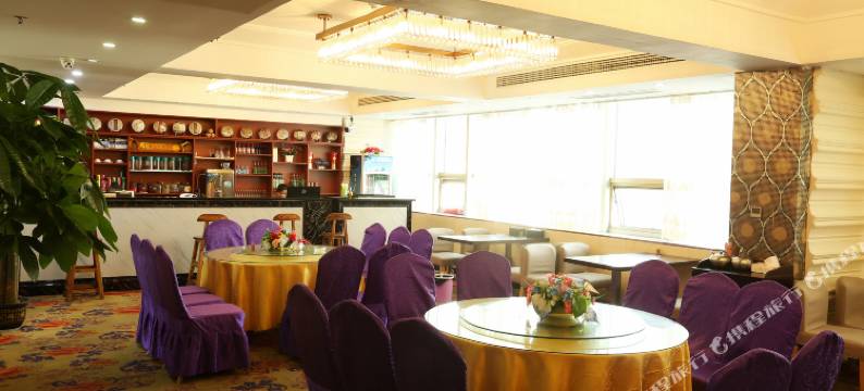 张家界半岛大酒店(后溶街美食街店)图片