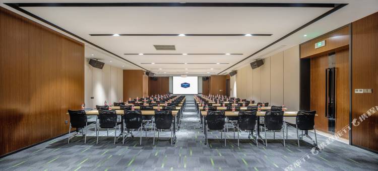 杭州临平高铁站希尔顿欢朋酒店图片