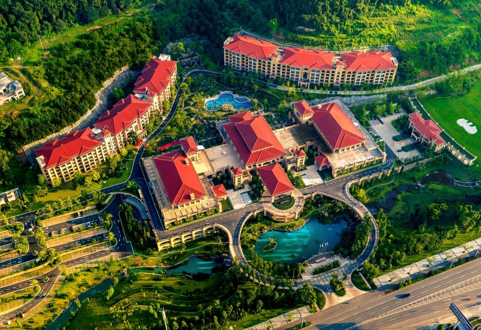 Felton Grand Hotel BazhongHotel Overview