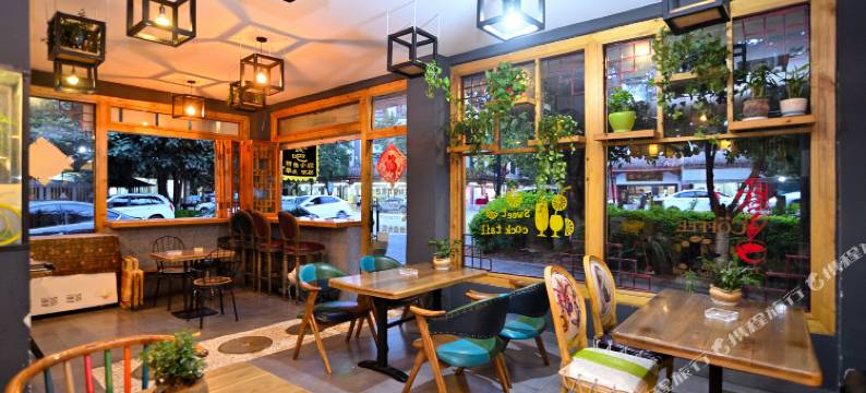 凯俪·在彝美居酒店(楚雄彝人古镇毕摩广场店)图片