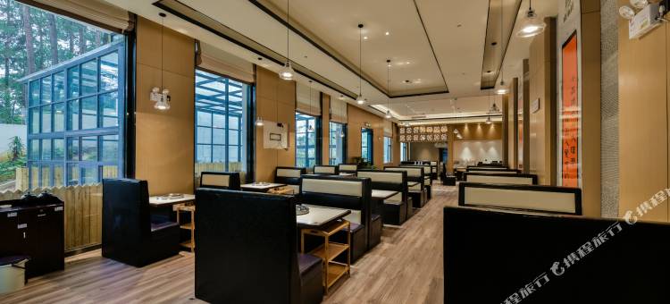 贵阳城市森林酒店(万达广场顺海地铁站店)图片