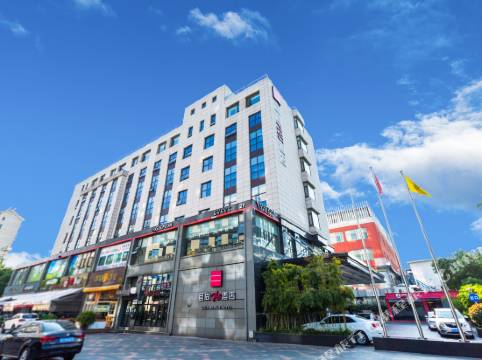 宜尚PLUS酒店(上海虹橋韓國街銀亭路店)