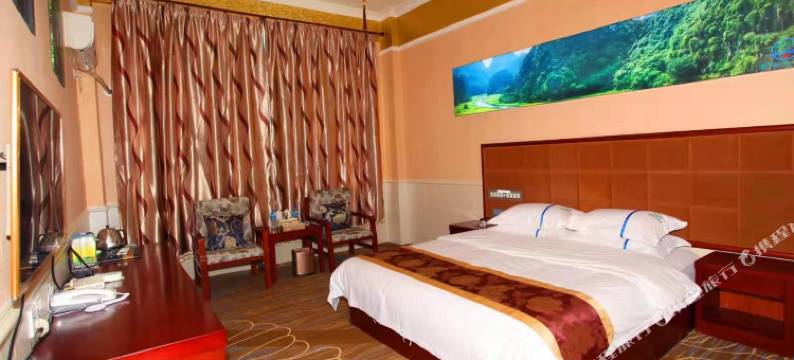 芒市滇缅电竞大酒店图片